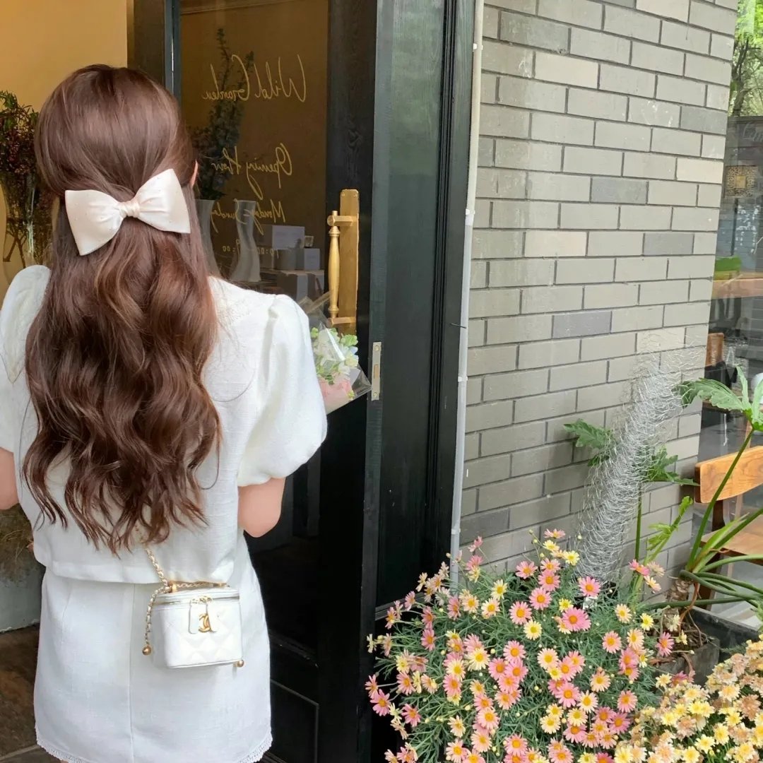 春色无边满人间